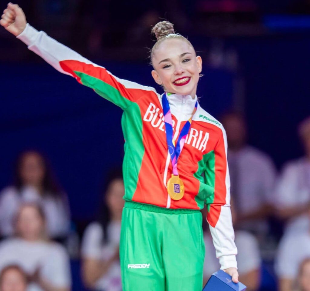Стилияна Николова